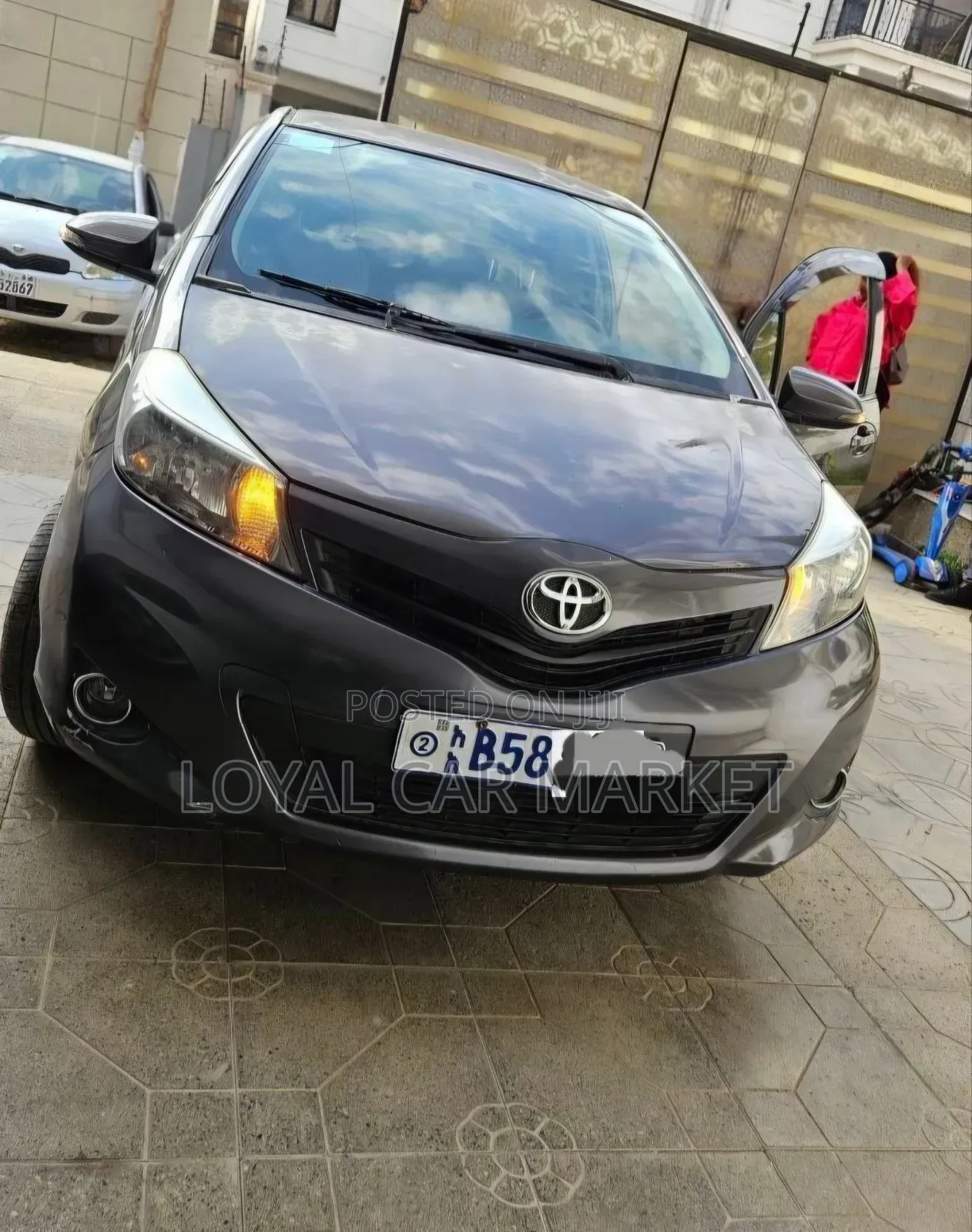 Toyota Yaris 2013 Gray