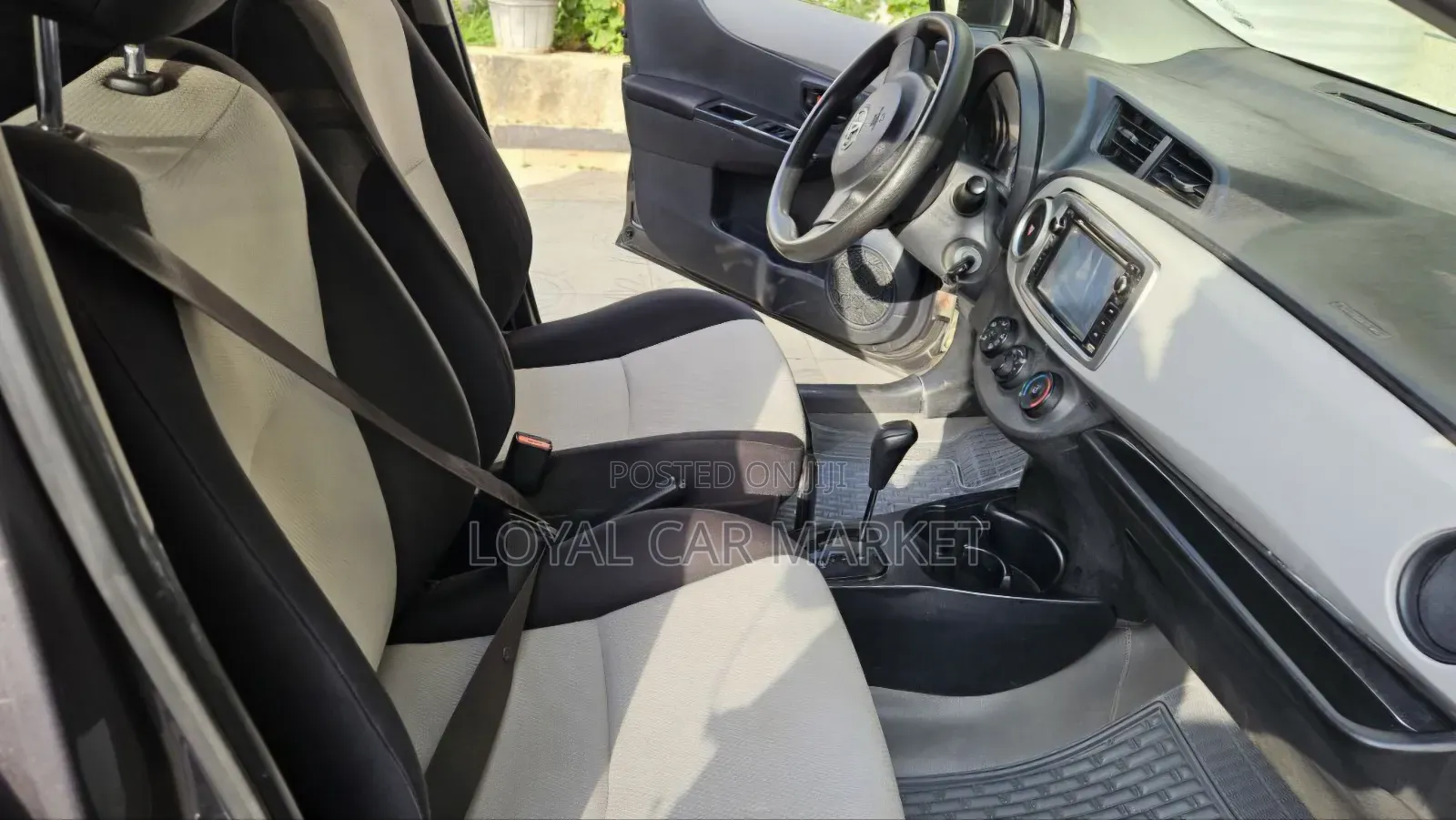 Toyota Yaris 2013 Gray