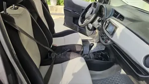 Toyota Yaris 2013 Gray