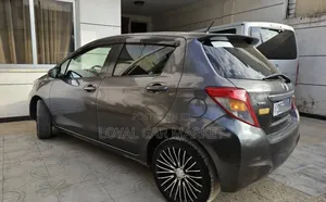 Toyota Yaris 2013 Gray