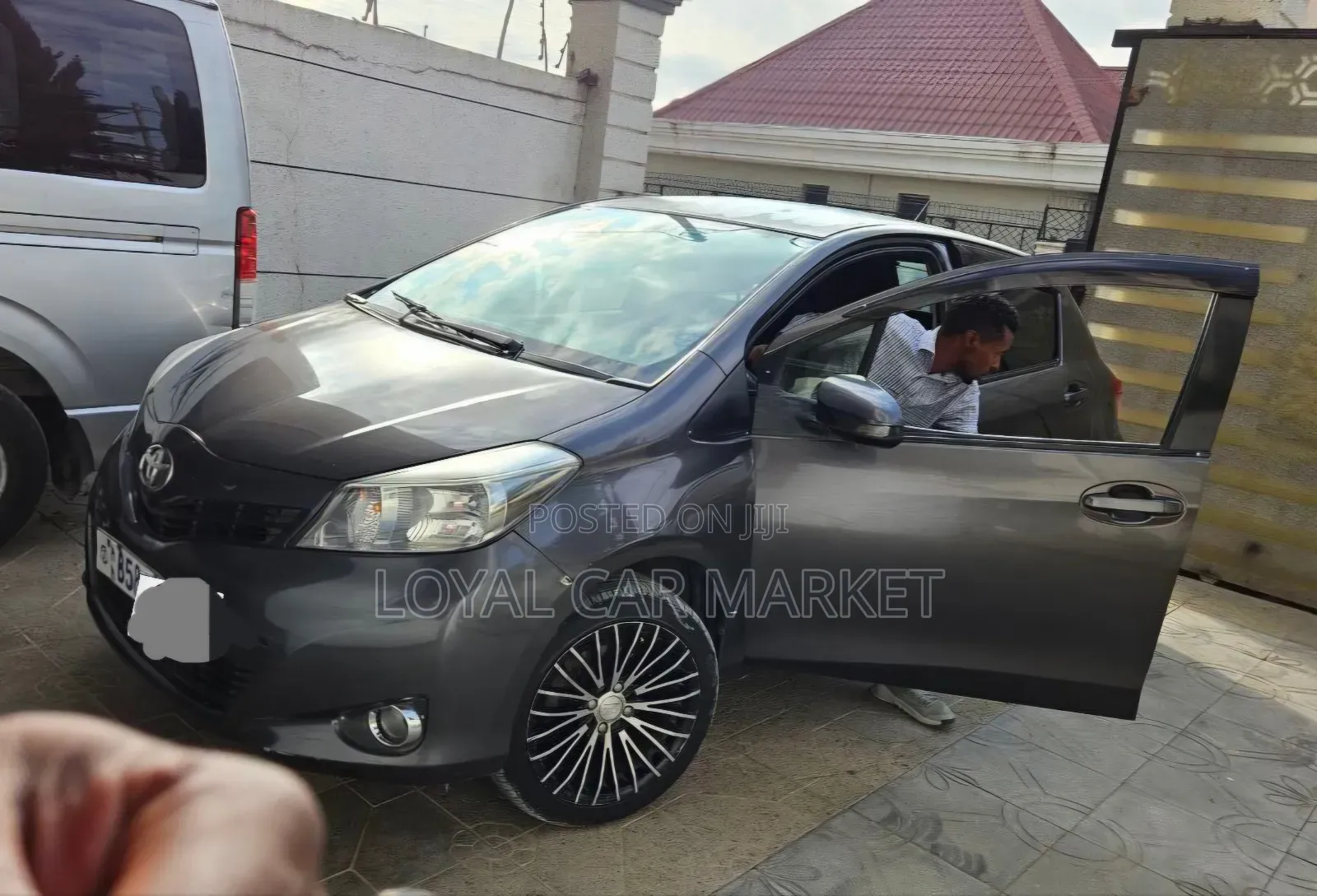 Toyota Yaris 2013 Gray