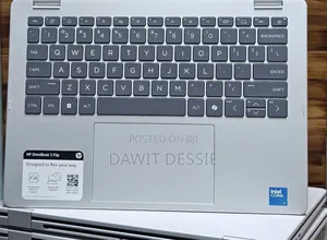 New Laptop HP OmniBook 5 Flip 8GB Intel Core 5 SSD 512GB