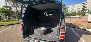 Toyota HiAce 2002 Gray