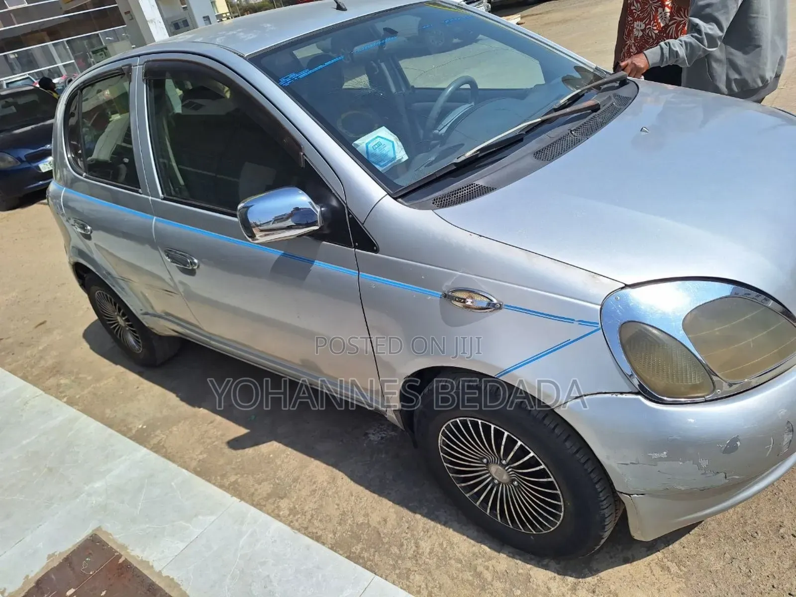 Toyota Vitz 2001 Silver