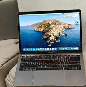 Photo - New Laptop Apple MacBook Pro 2019 16GB Intel Core I7 SSD 1T