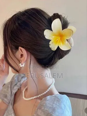 Flower Hair Claw Clips – Colorful Acrylic