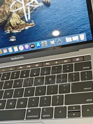 New Laptop Apple MacBook Pro 2019 16GB Intel Core I7 SSD 1T