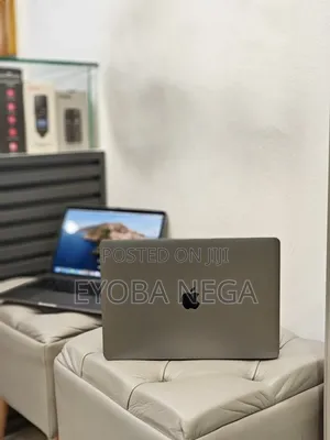 New Laptop Apple MacBook Pro 2019 16GB Intel Core I7 SSD 256GB