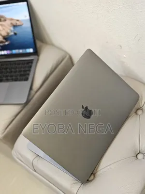 New Laptop Apple MacBook Pro 2019 16GB Intel Core I7 SSD 256GB