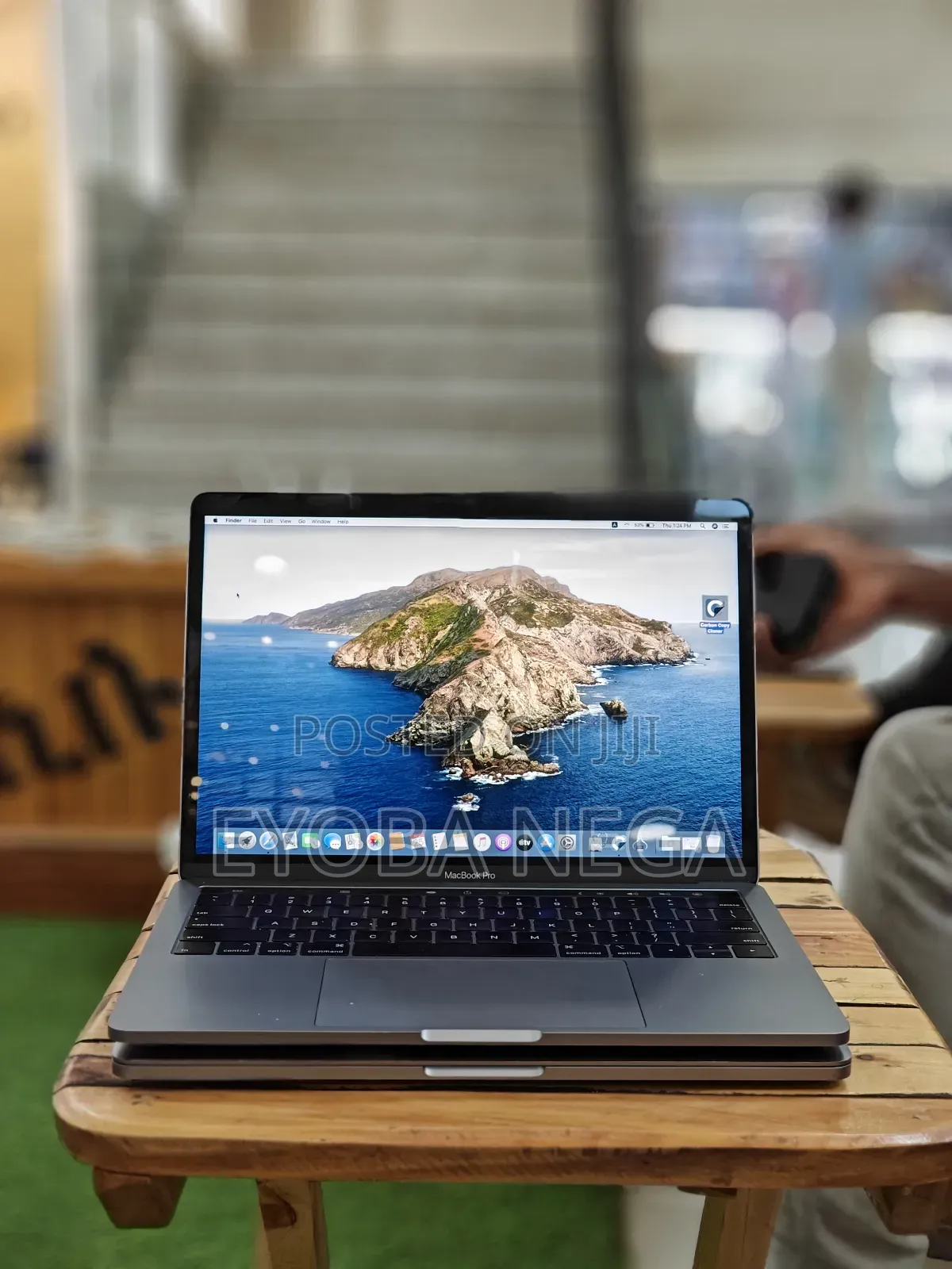 New Laptop Apple MacBook Pro 2019 16GB Intel Core I7 SSD 256GB