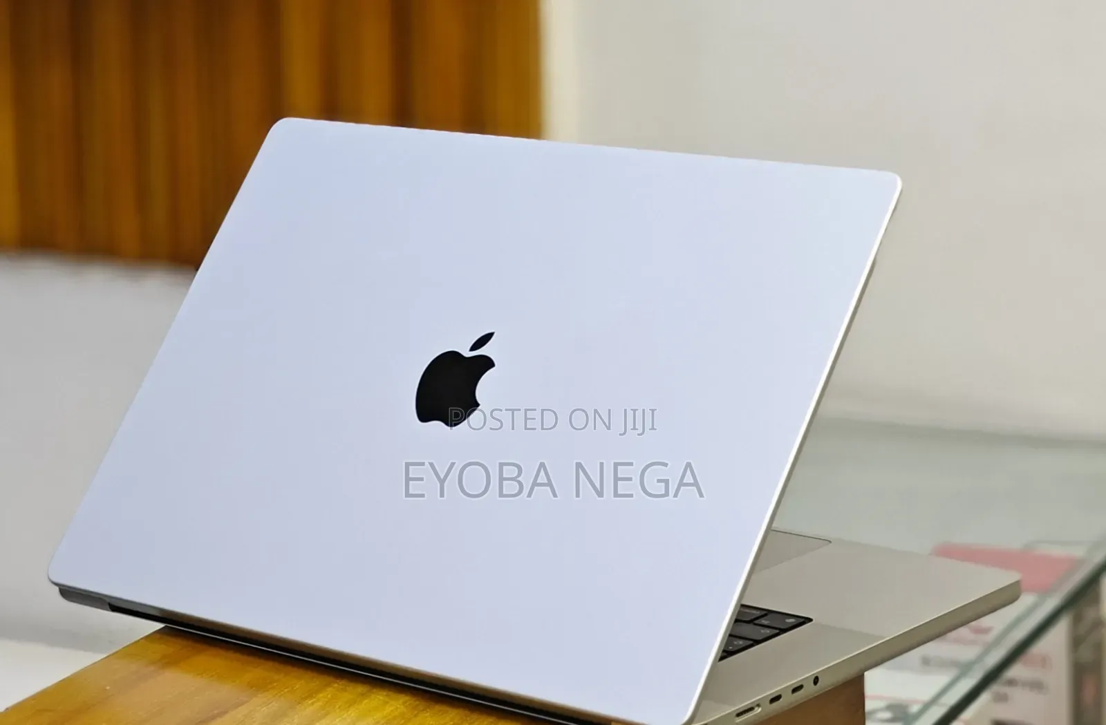 New Laptop Apple MacBook Pro M1 16GB Apple M1 Pro SSD 512GB