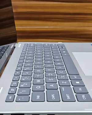 New Laptop HP OmniBook 5 Flip 8GB Intel Core Ultra 5 SSD 512GB