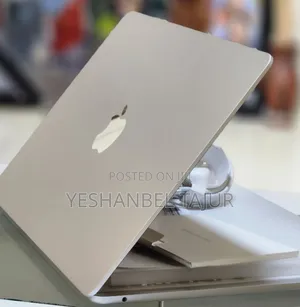 New Laptop Apple MacBook Air 2025 M4 13-Inch 16GB Apple M4 SSD 256GB