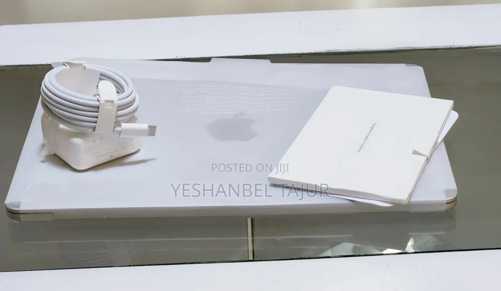 New Laptop Apple MacBook Air 2025 M4 13-Inch 16GB Apple M4 SSD 256GB