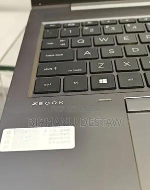 New Laptop HP ZBook Firefly 15 G7 16GB Intel Core I7 SSD 512GB