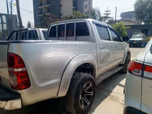 Toyota Hilux 2007 Gray