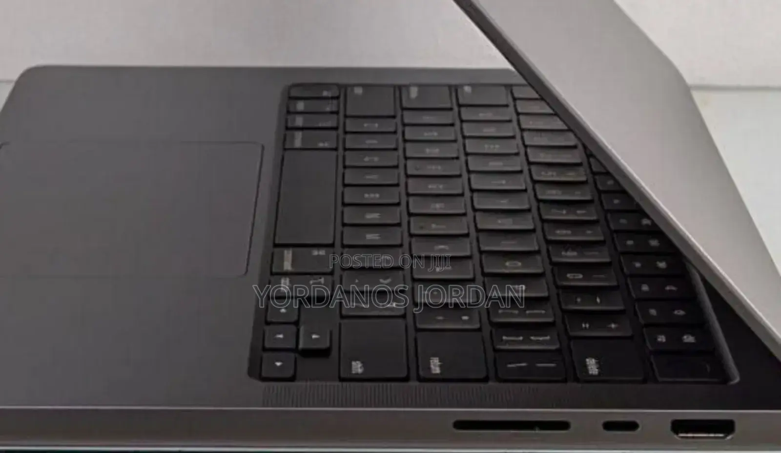 New Laptop Apple MacBook Pro M1 16GB Apple M1 Pro SSD 1T