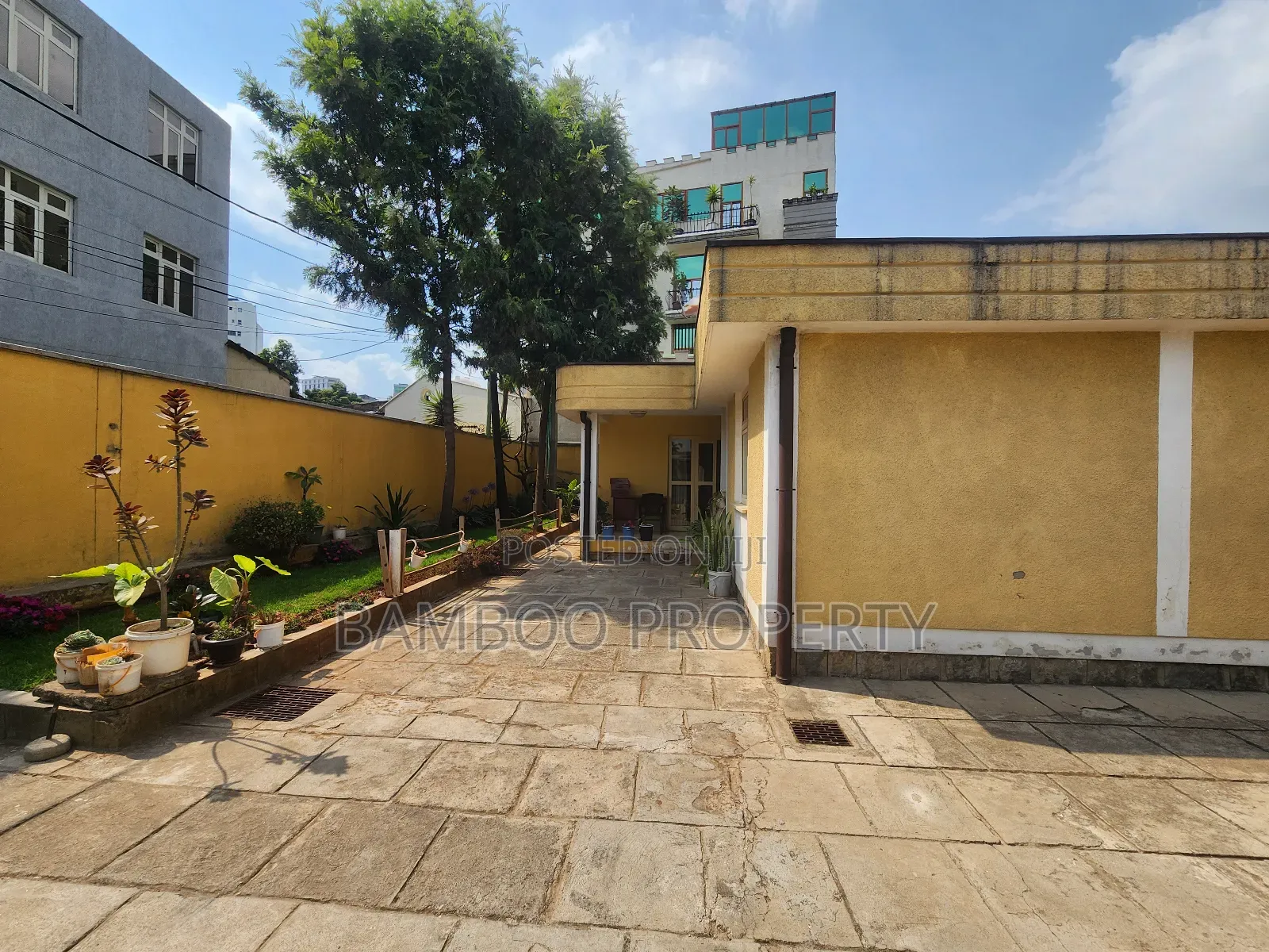 Furnished 2bdrm Villa in Bole for rent