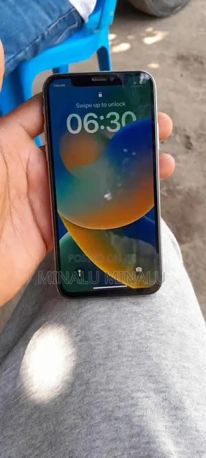 Apple iPhone X 64 GB White