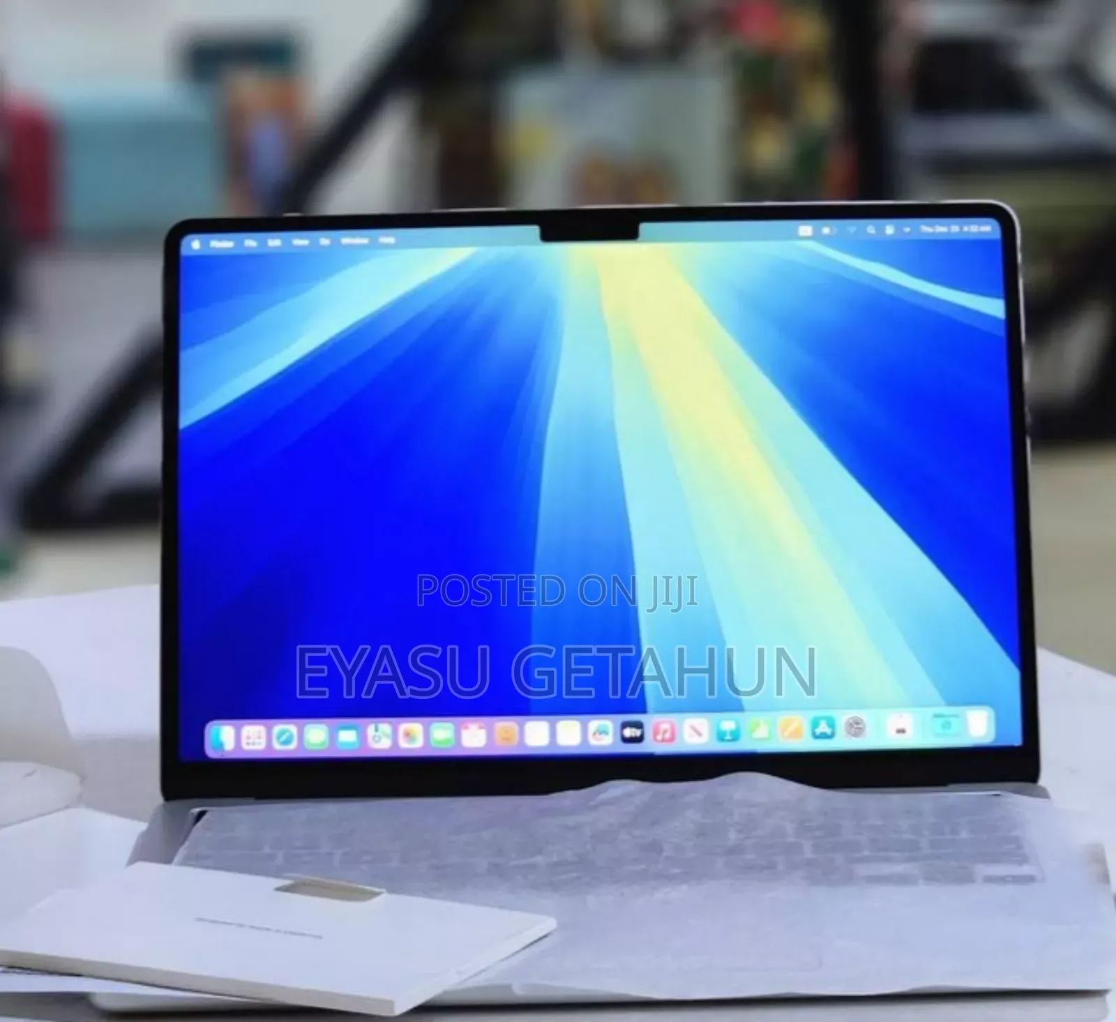 New Laptop Apple MacBook Air 2025 M4 15-Inch 16GB Apple M4 SSD 256GB