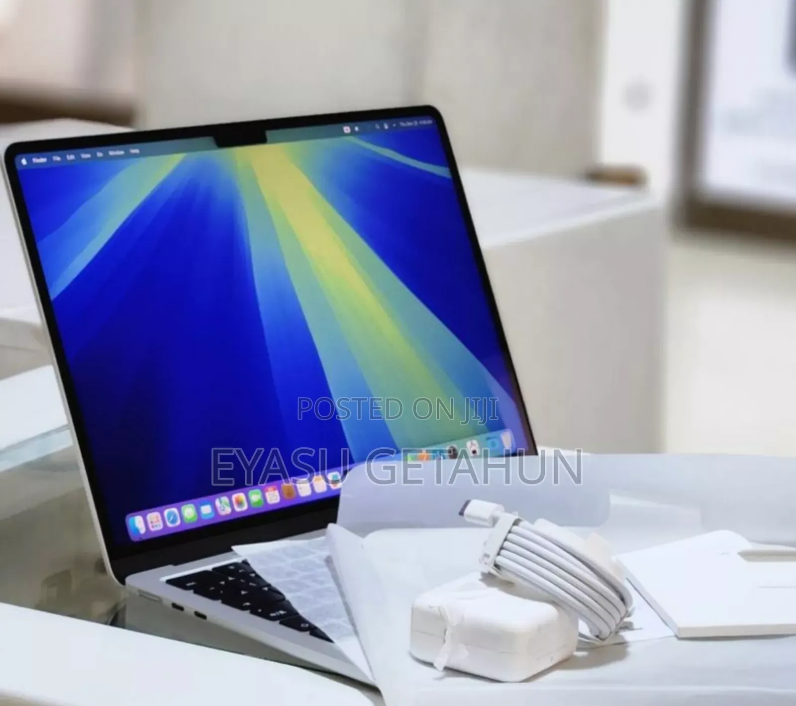 New Laptop Apple MacBook Air 2025 M4 15-Inch 16GB Apple M4 SSD 256GB