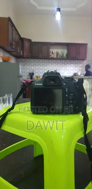 Photo - Canon Eos Rebel T7