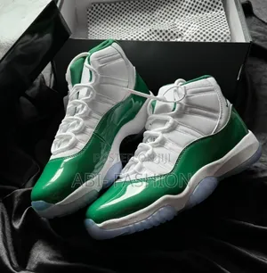 Photo - Air Jordan 11 Retro Green White