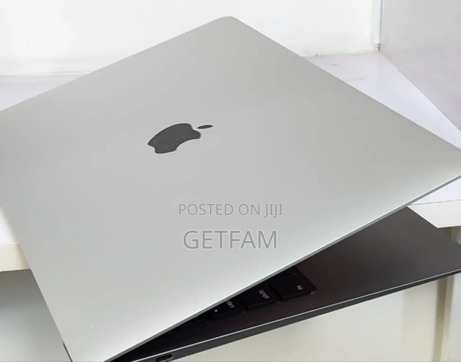 New Laptop Apple MacBook Air 2020 M1 8GB Intel SSD 256GB