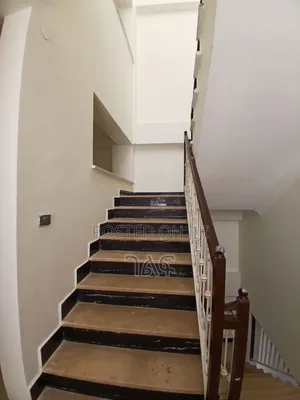6bdrm House in የሚሸጥ 225 ካሬ G+2 ቤት, Bole for sale