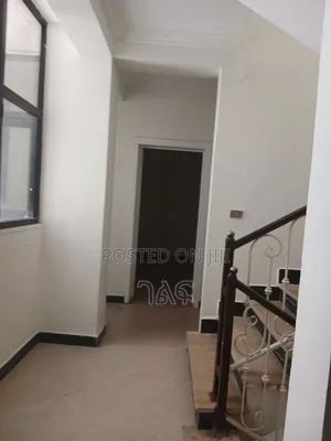 6bdrm House in የሚሸጥ 225 ካሬ G+2 ቤት, Bole for sale