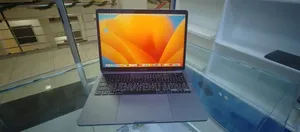 New Laptop Apple MacBook Pro 2022 M2 8GB Intel Core M2 SSD 256GB