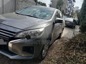 Mitsubishi Attrage 2021 Silver