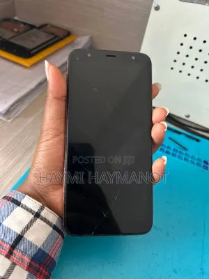 Photo - Samsung Galaxy J4 32 GB Rose Gold