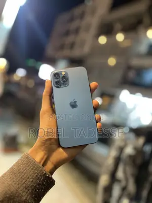 Photo - Apple iPhone 12 Pro 256 GB Blue