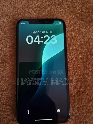 Photo - Apple iPhone XS 64 GB Gold