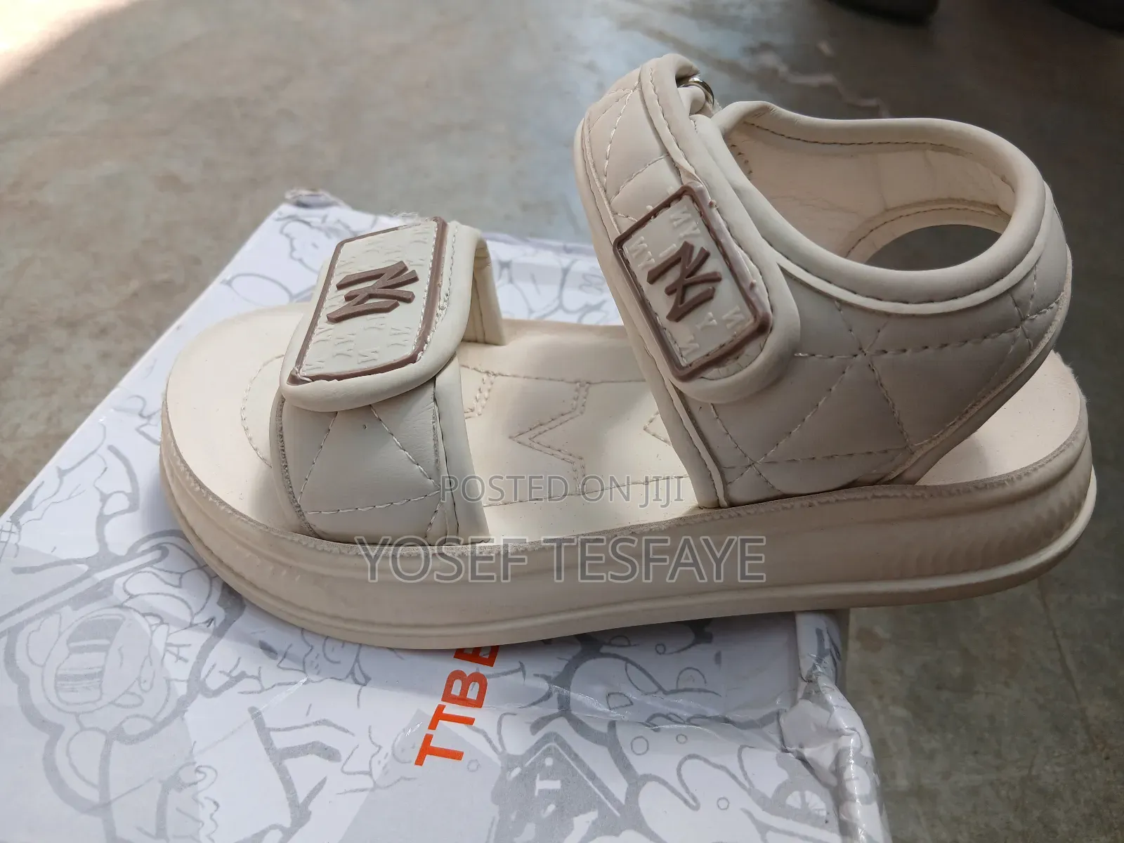 የሚያማምሩ ምየልጆች ጫማ