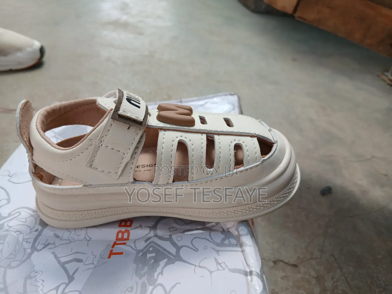 የሚያማምሩ ምየልጆች ጫማ