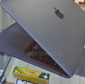 New Laptop Apple MacBook Pro M1 8GB Apple M2 SSD 256GB