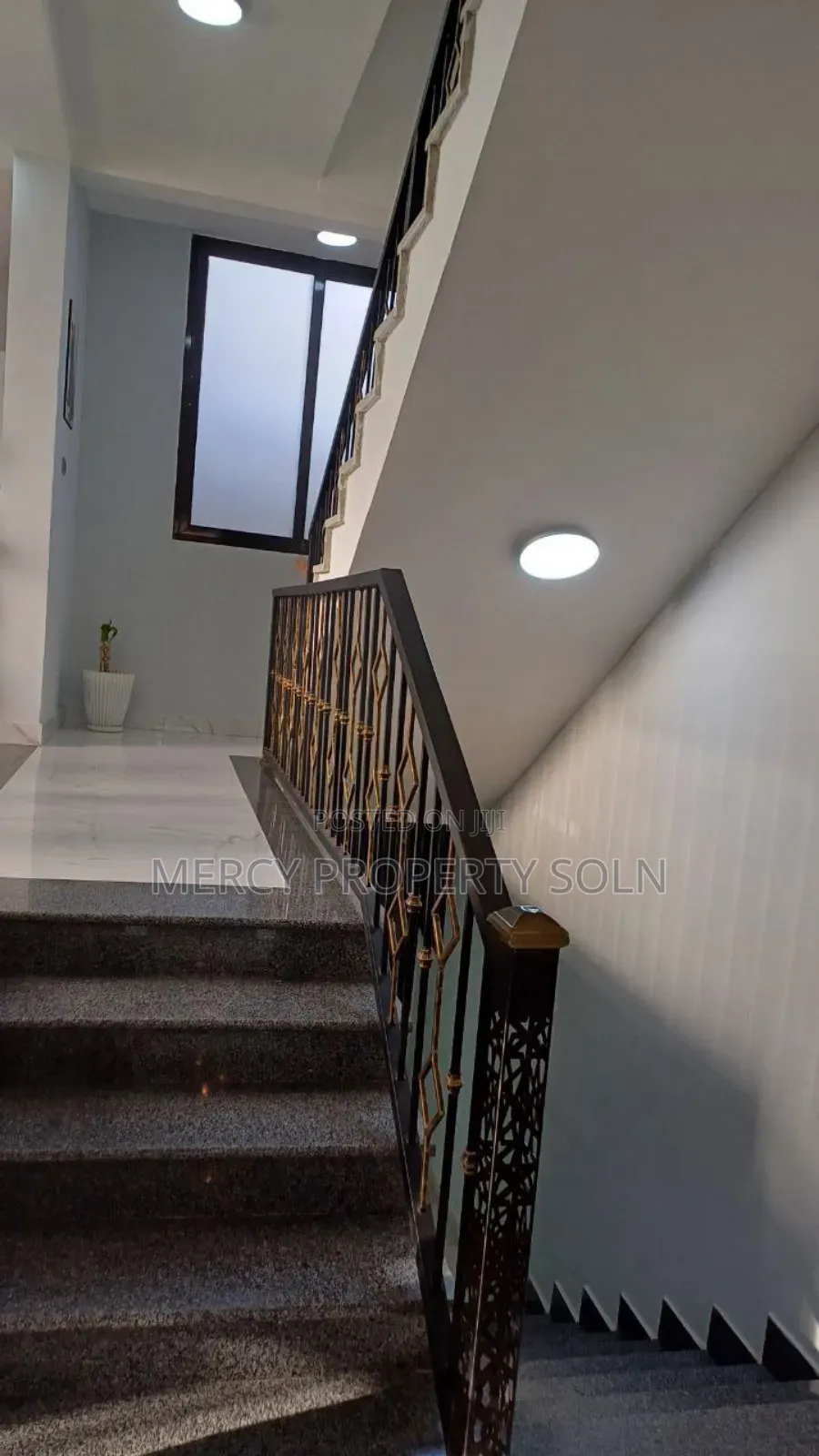 Furnished 7bdrm House in Bole for sale