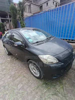 Toyota Yaris 2010 Black