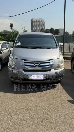 Photo - Hyundai Starex 2016 Silver