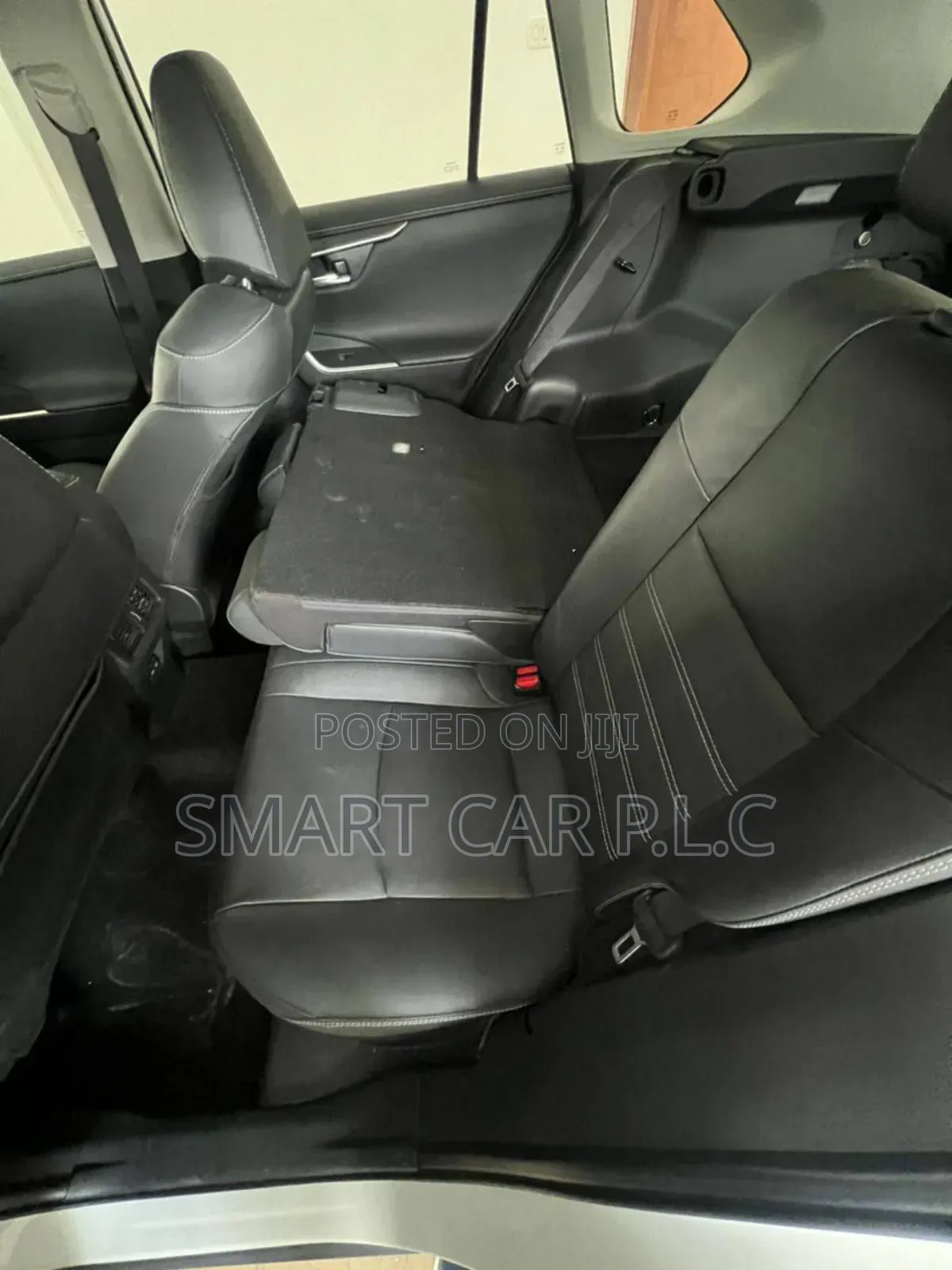 Toyota RAV4 2022 White