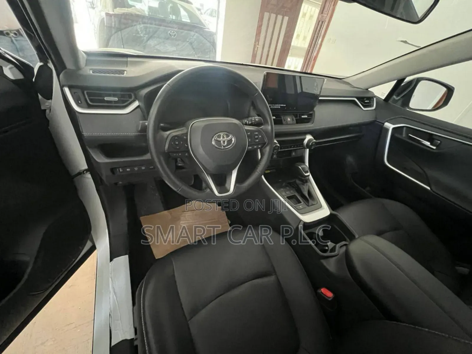 Toyota RAV4 2022 White