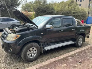 Photo - Toyota Hilux 2.5 D-4D 4X4 SRX 2009 Gray