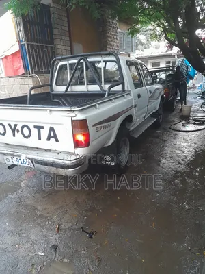 Toyota Hilux 1995 White
