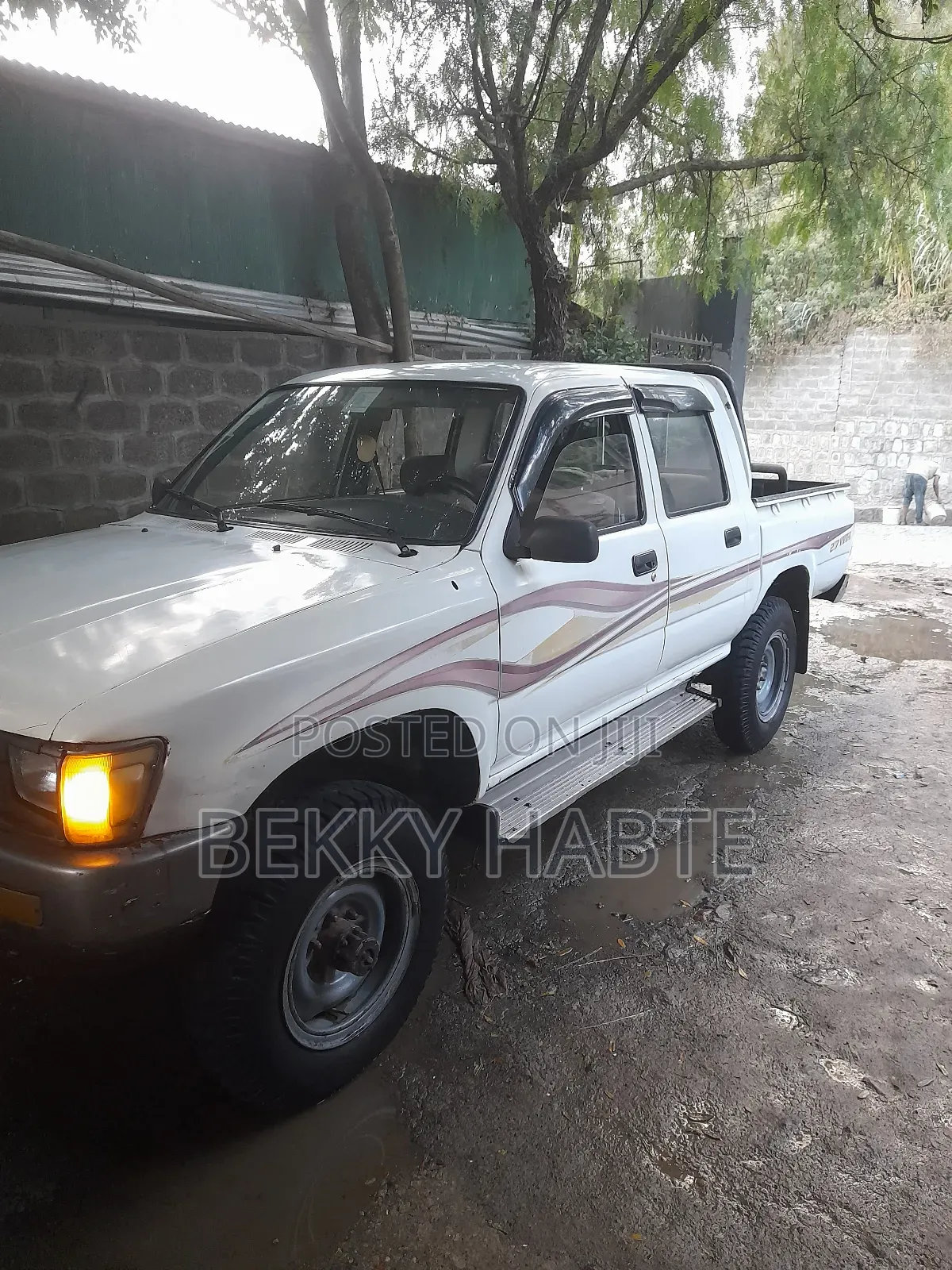 Toyota Hilux 1995 White