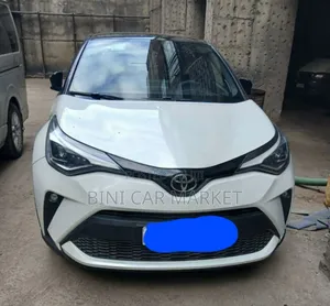 Photo - Toyota C-HR 2020 White