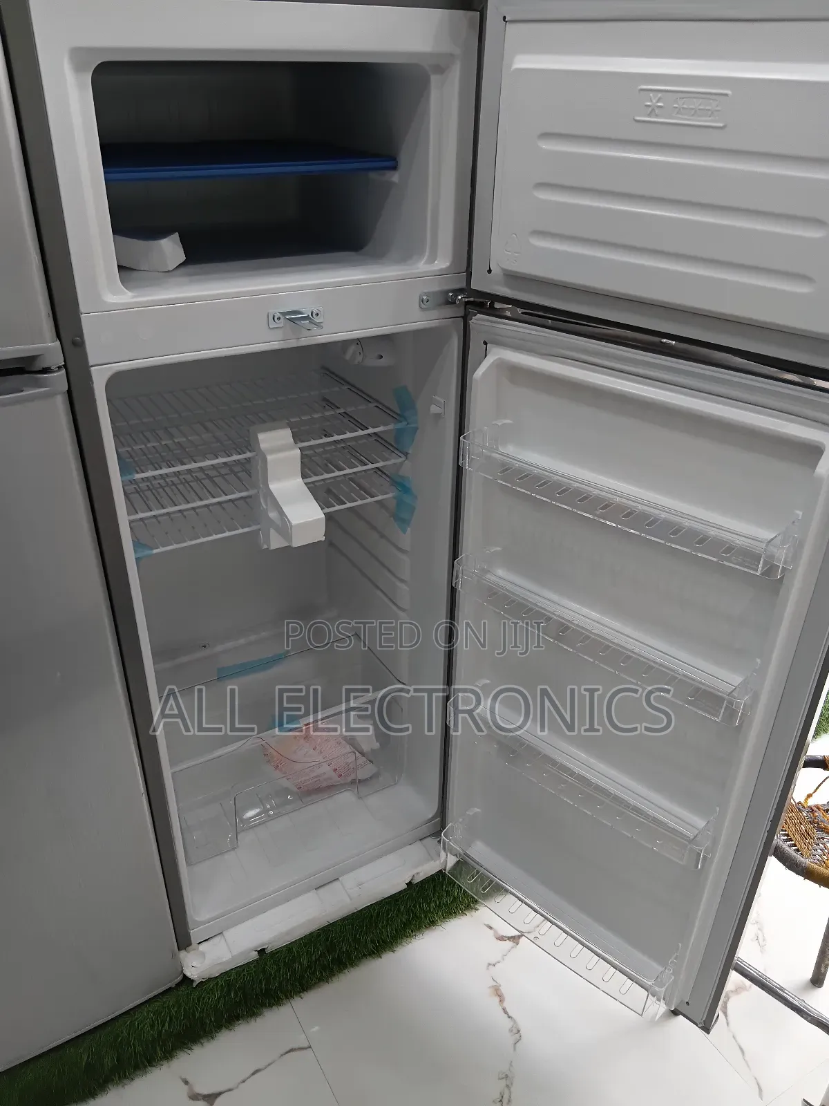 Victory 330 Model Silver Fridge