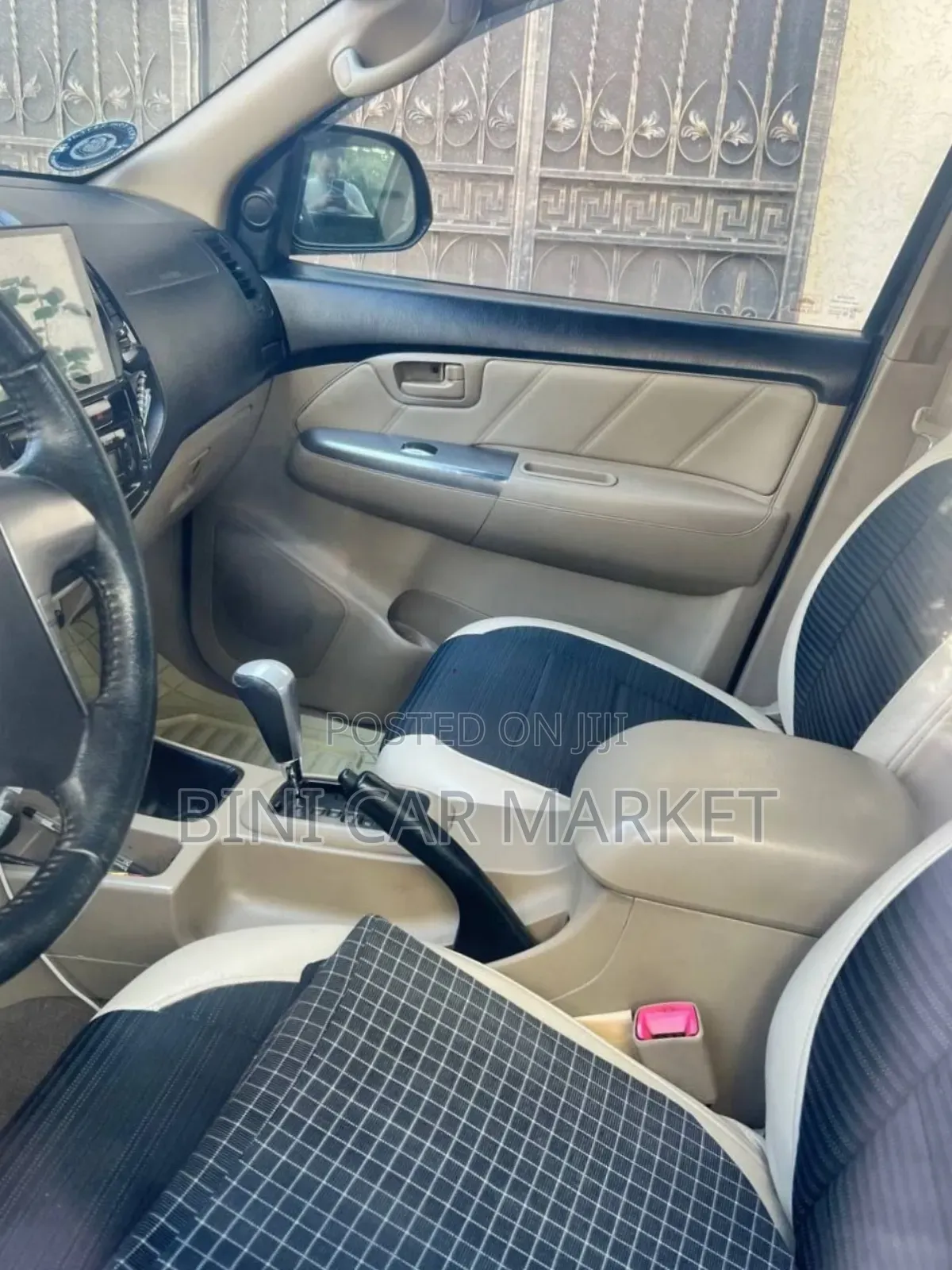 Toyota Hilux 2014 Gray