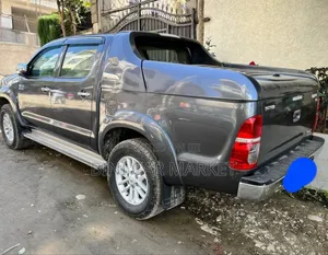 Toyota Hilux 2014 Gray